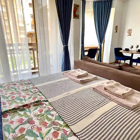 Blue Pirin Golf & Spa شقة *